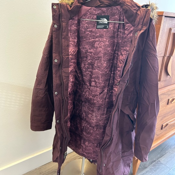 The North Face Arctic Parka Woman Brown/Burgundy - Picture 2 of 8